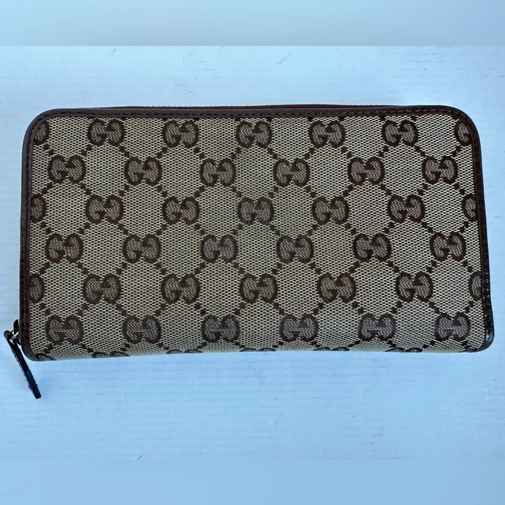 Authentic Gucci GG Supreme canvas zippy wallet w/COA - Picture 6 of 13